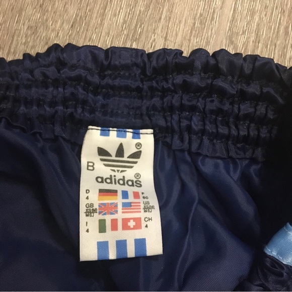 Extra Small Vintage Adidas Roller Skate Shorts - Picture 4 of 6